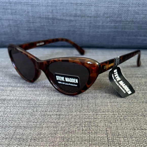 NWT STEVE MADDEN SUNGLASSES EYEWEAR ACCESSORY - Picture 1 of 4